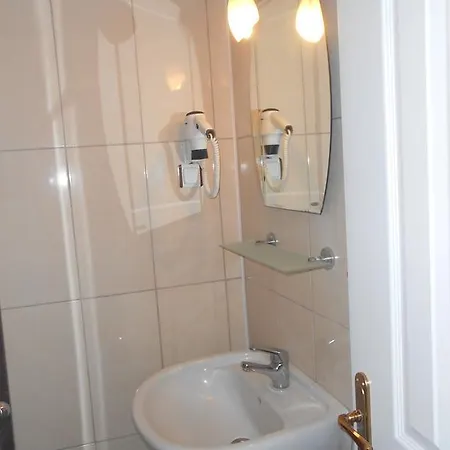Demir Otel